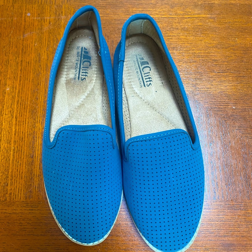 Cliffs by White Mountain Slip On shoes Like New!